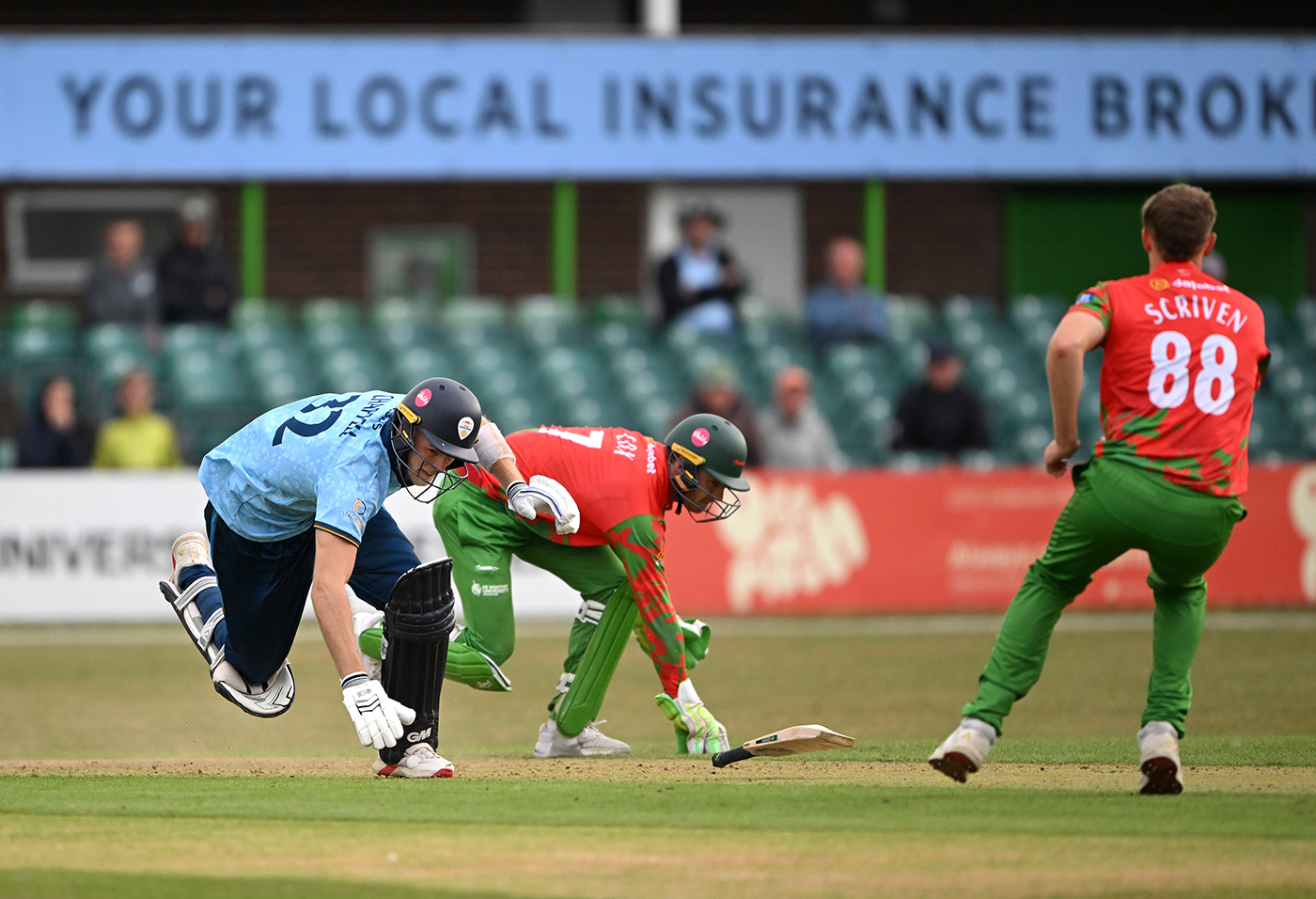 Leicestershire and Derbyshire share 624 runs in dramatic tie