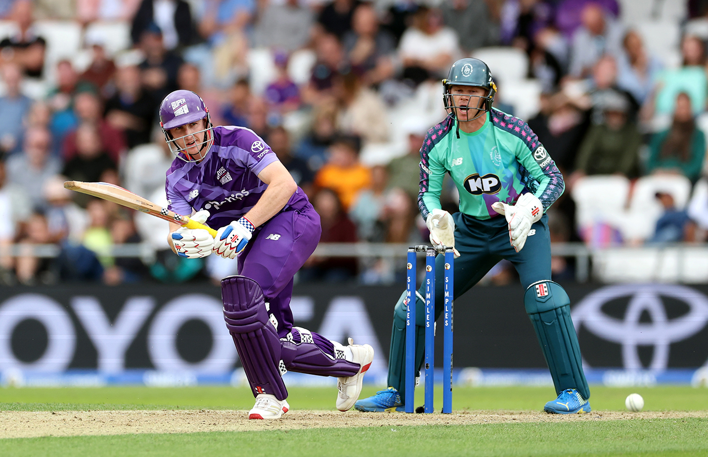 Northern Superchargers beat Oval Invincibles to go level with table leaders
