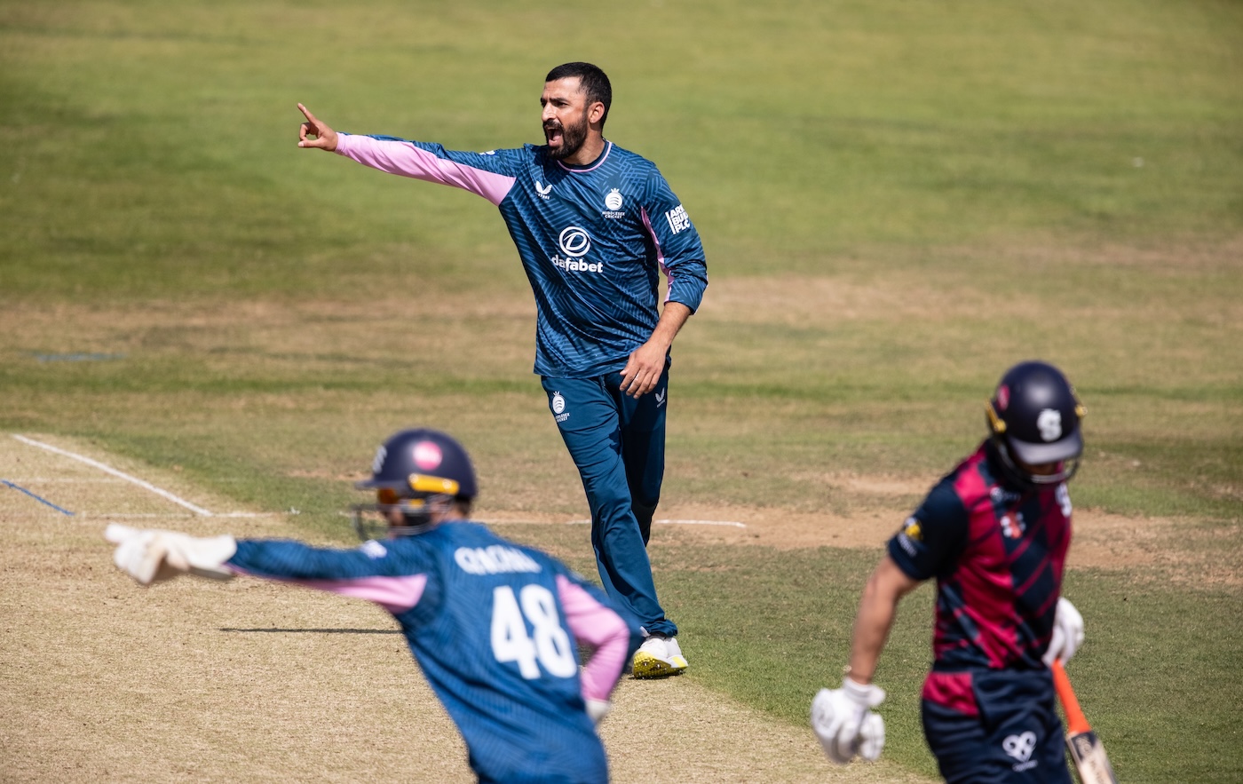 Zafar Gohar helps Middlesex keep their knockout dreams alive