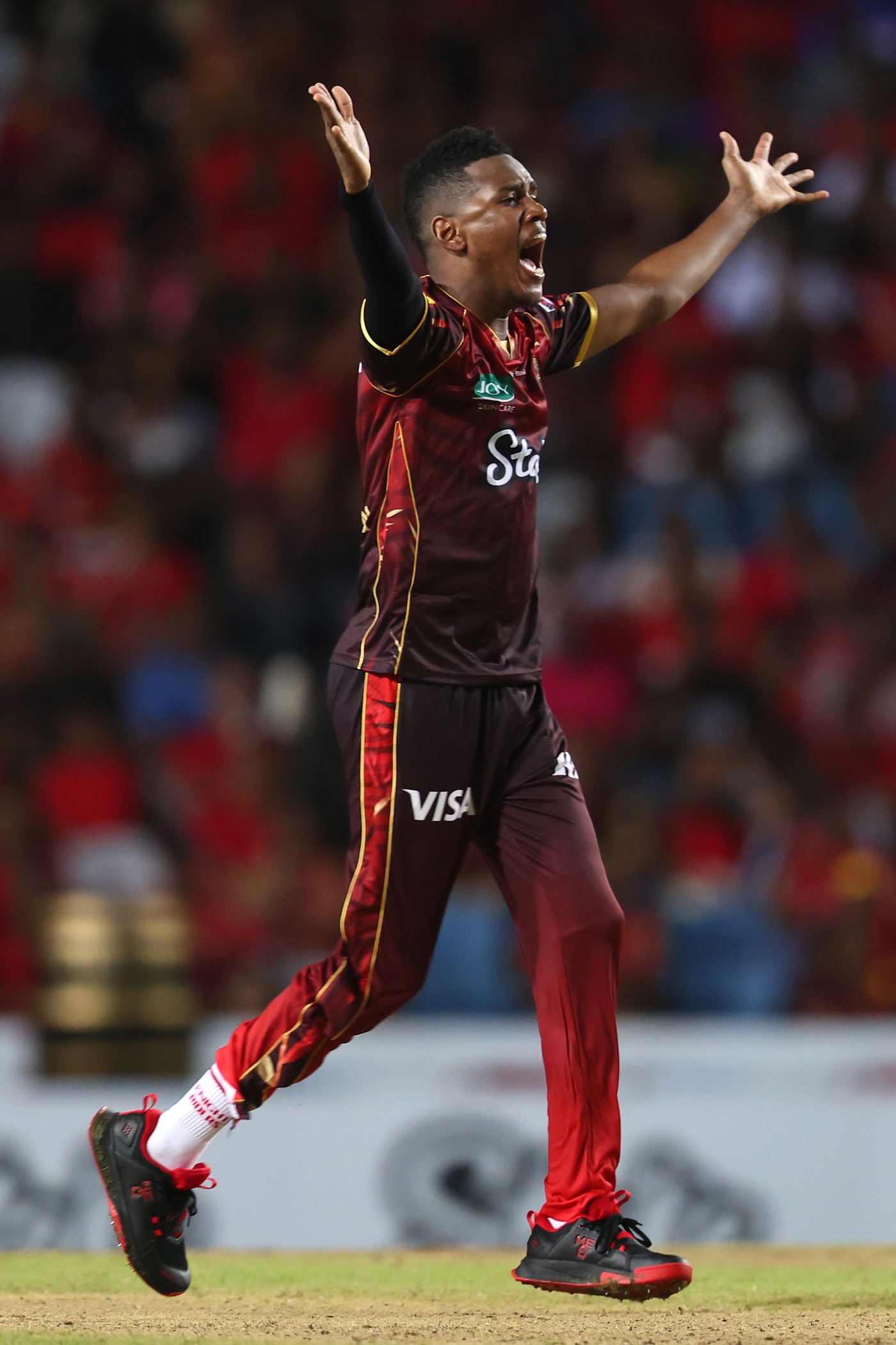 Hosein, Hales, Munro help Knight Riders consolidate CPL top spot