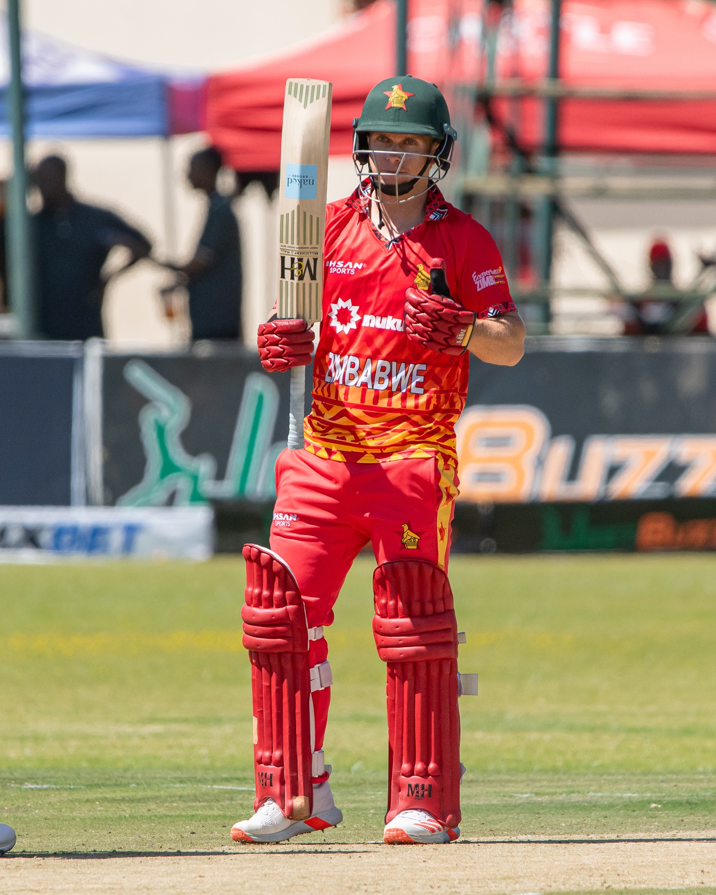 Curran and Raza lift Zimbabwe to 277