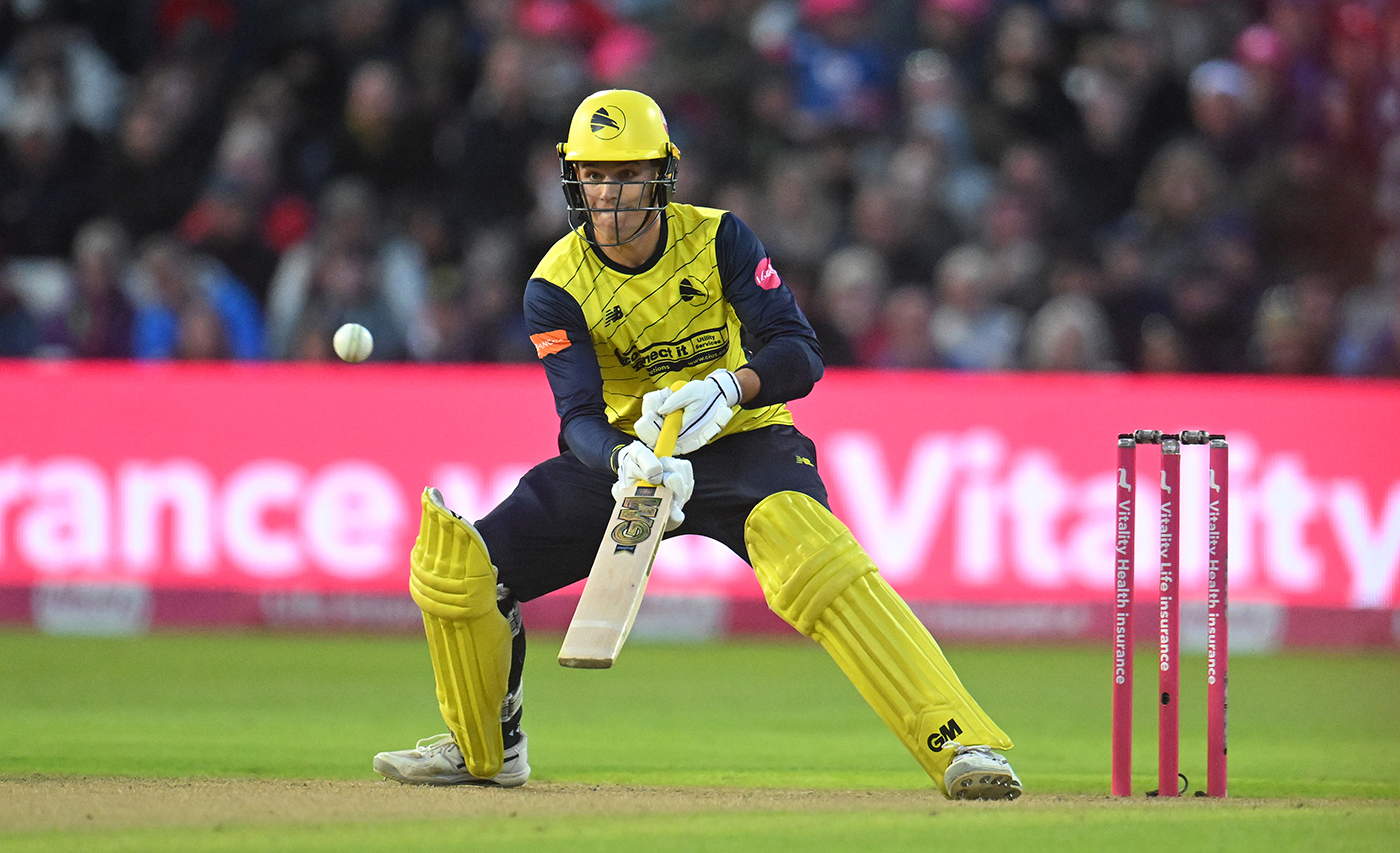 Albert belts six sixes in six balls as Hampshire overpower Sussex
