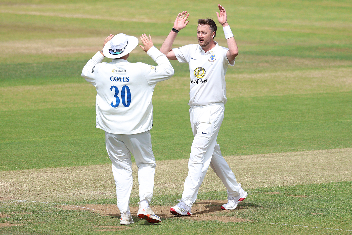 Ollie Robinson's 11-wicket haul sees Sussex finish season on high