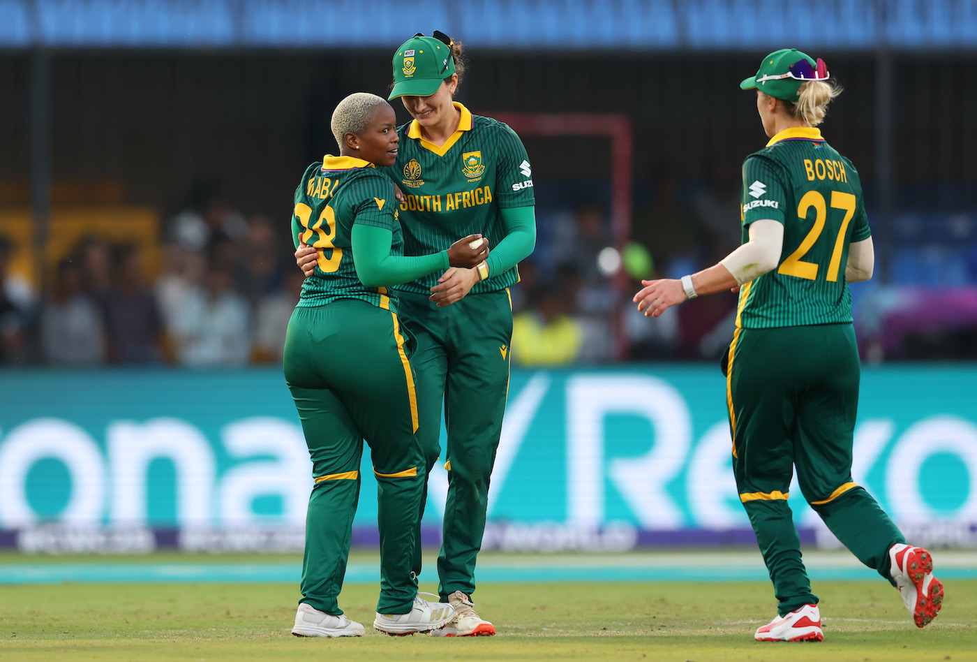 Mlaba's four-for keeps New Zealand to 231 after Devine 85