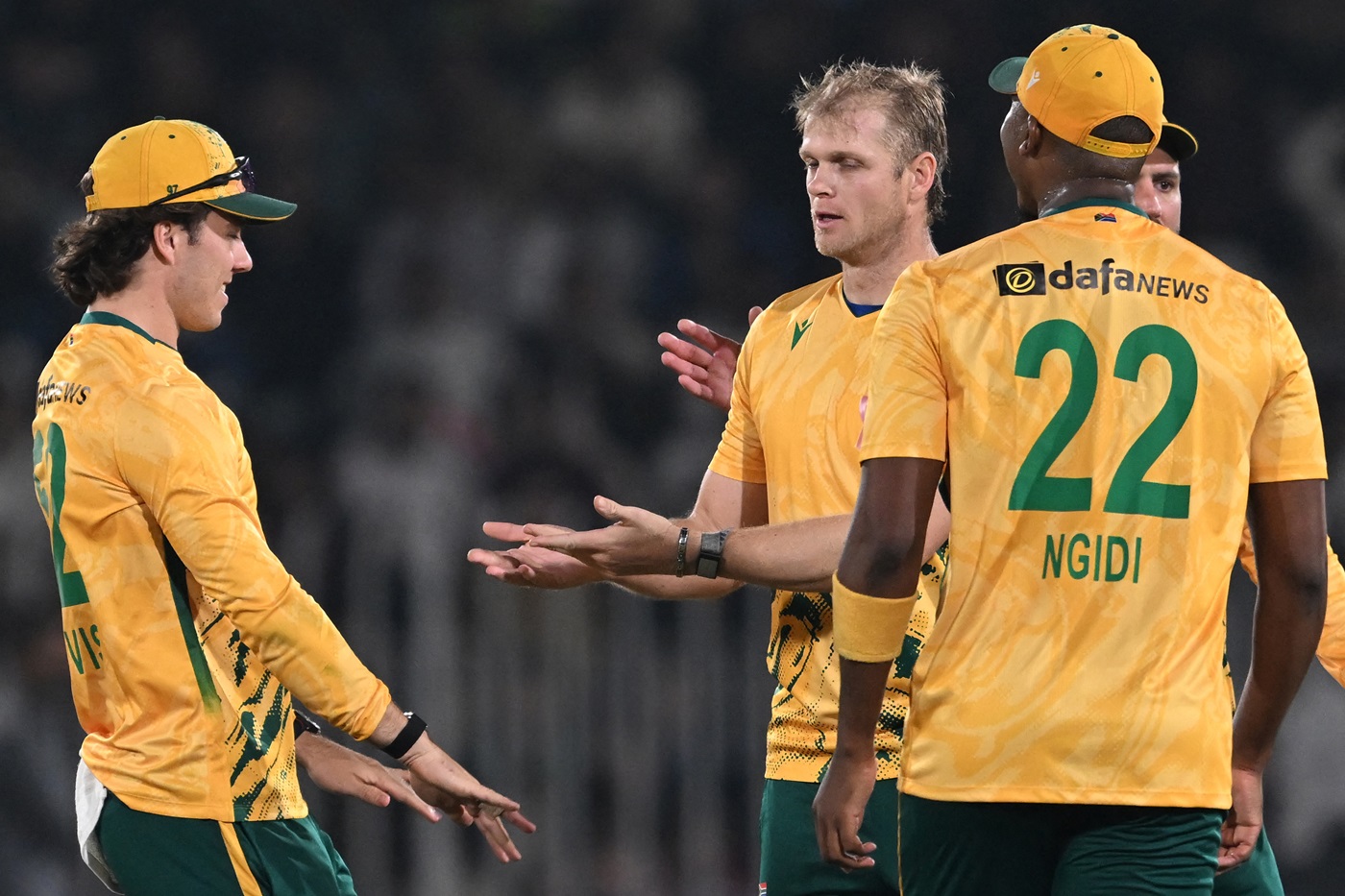 Bosch, Hendricks and Linde brush aside Pakistan in series opener