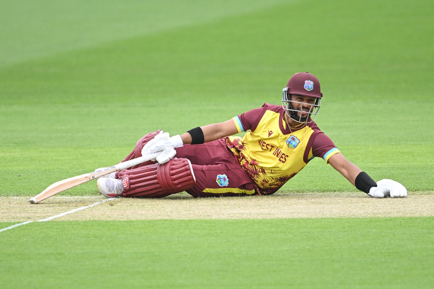 SA bowl and make four changes, Hope returns for WI