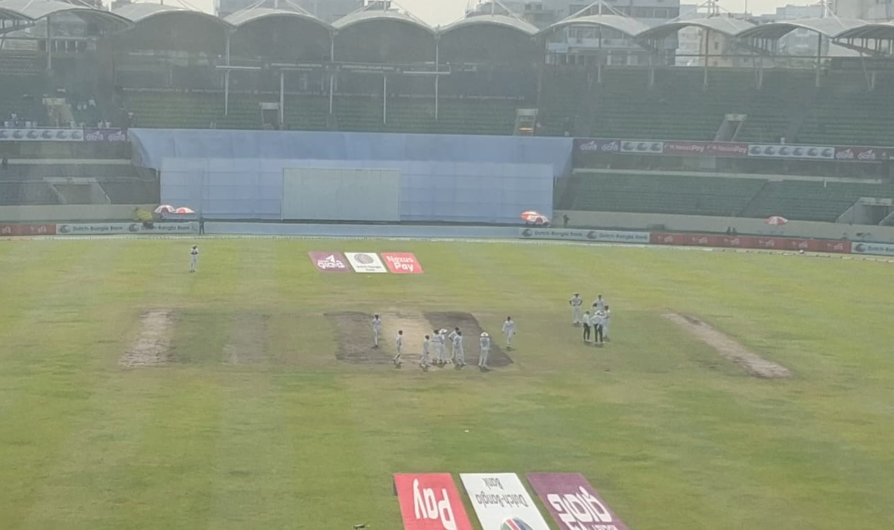 Bangladesh make further inroads after 5.5 magnitude earthquake halts play