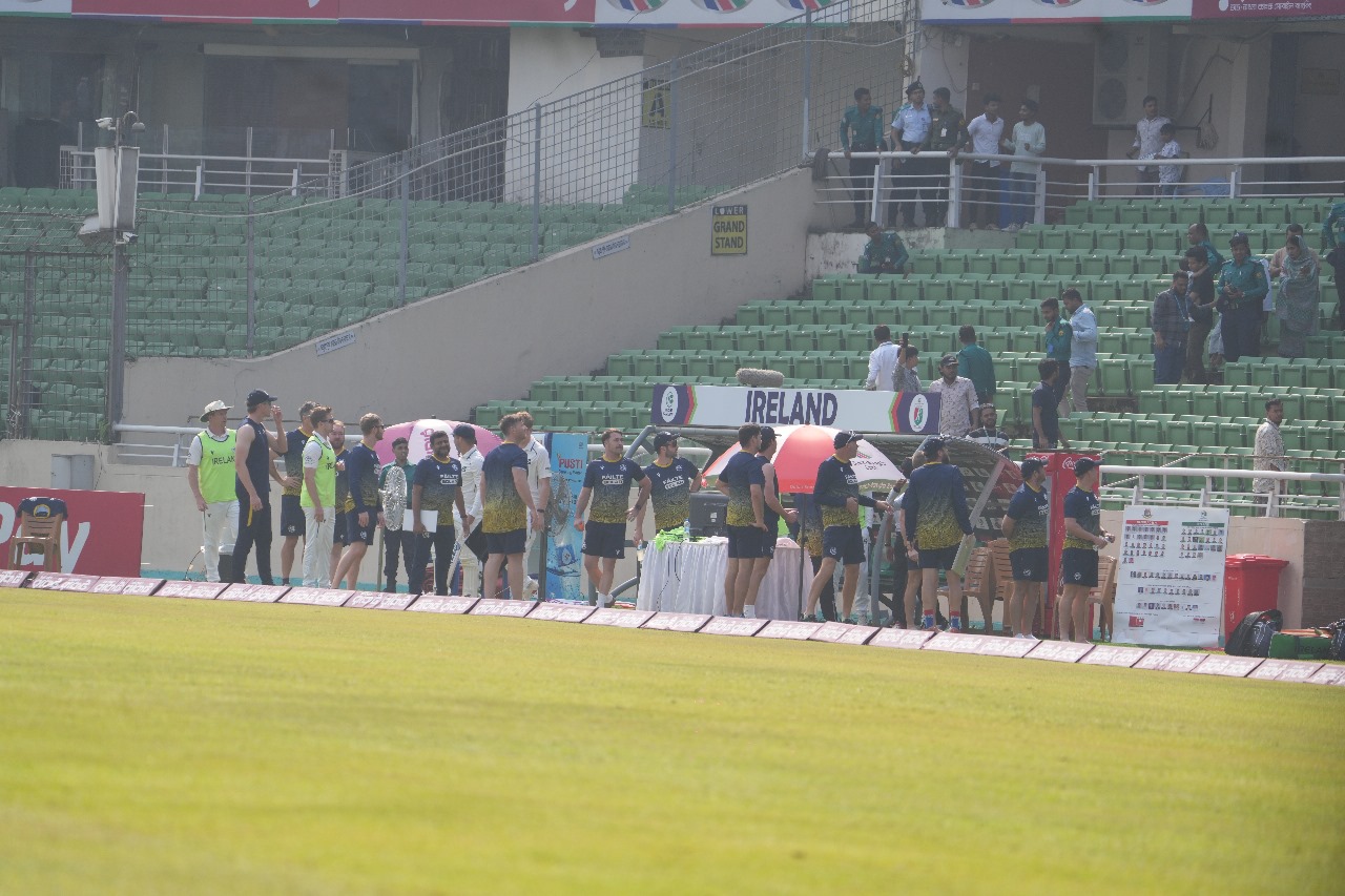 Earthquake stops Bangladesh vs Ireland Test for three minutes on third morning