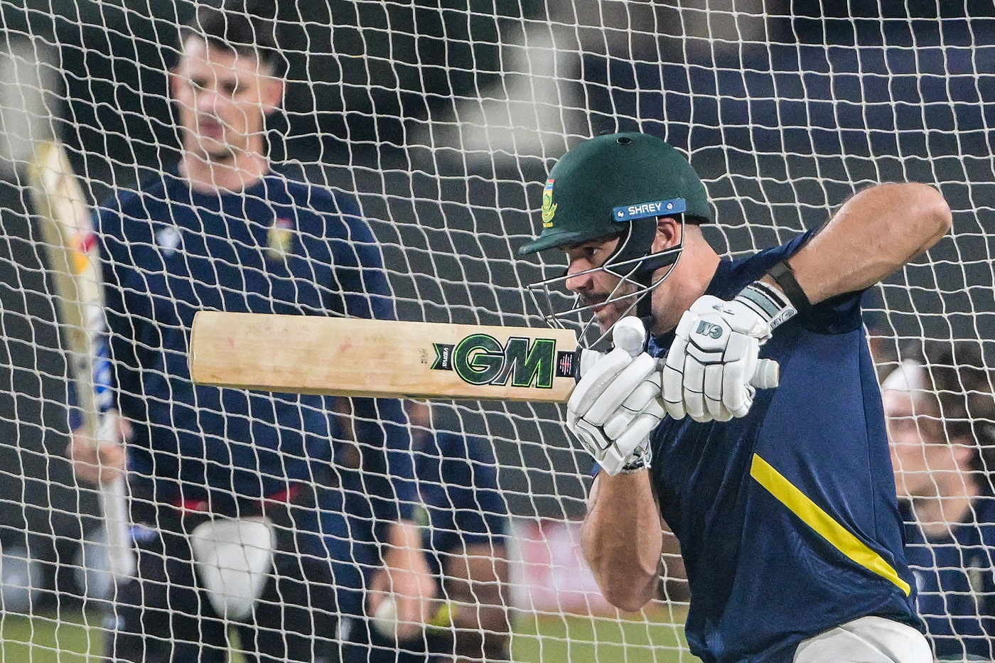 South Africa make four changes, Australia opt to bowl without Cummins