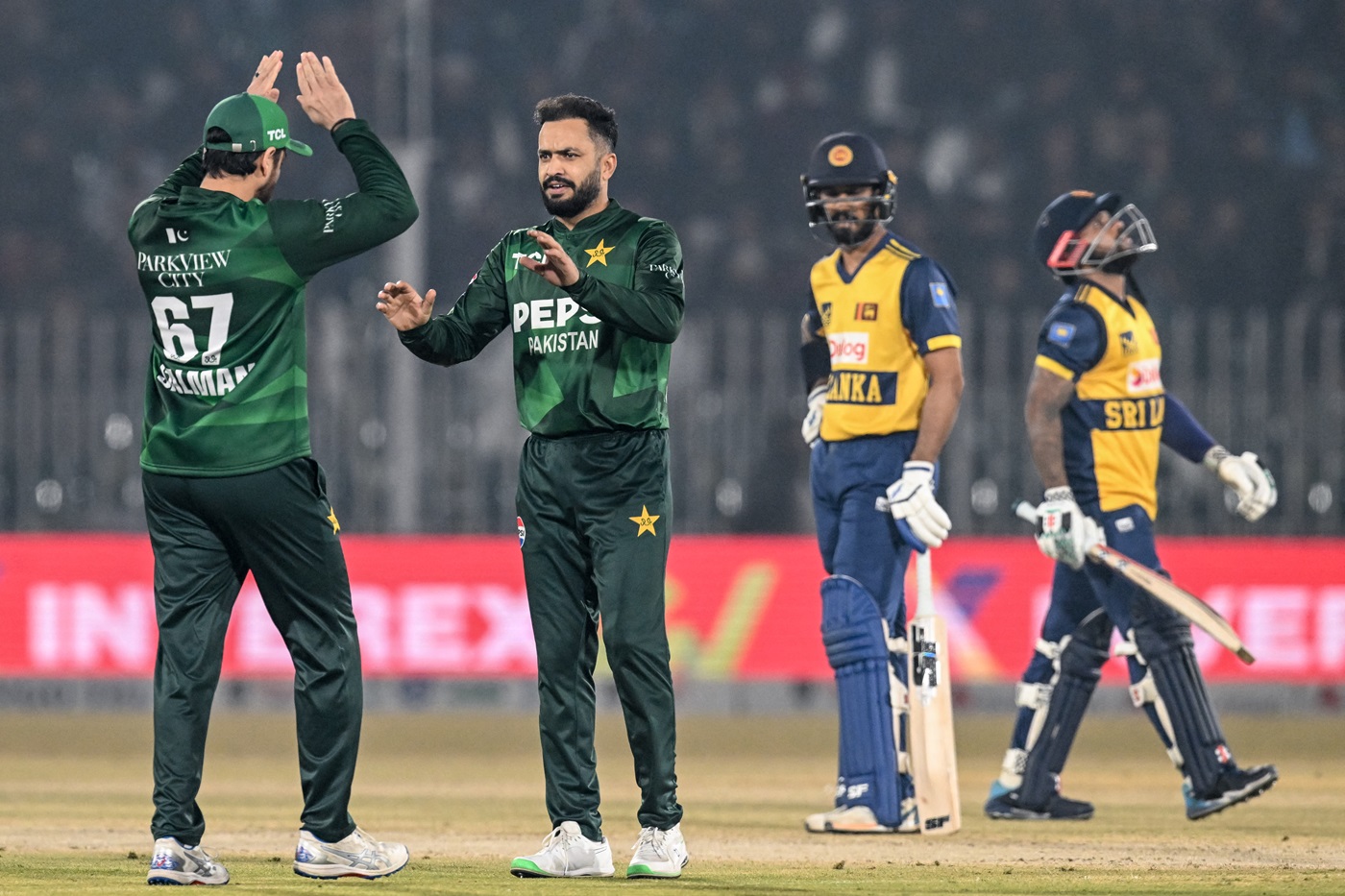Nawaz and Afridi blow Sri Lanka away to seal tri-series for Pakistan