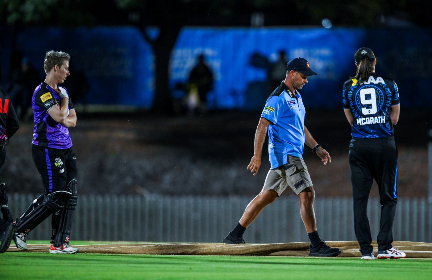 WBBL match abandoned due to hole in the pitch