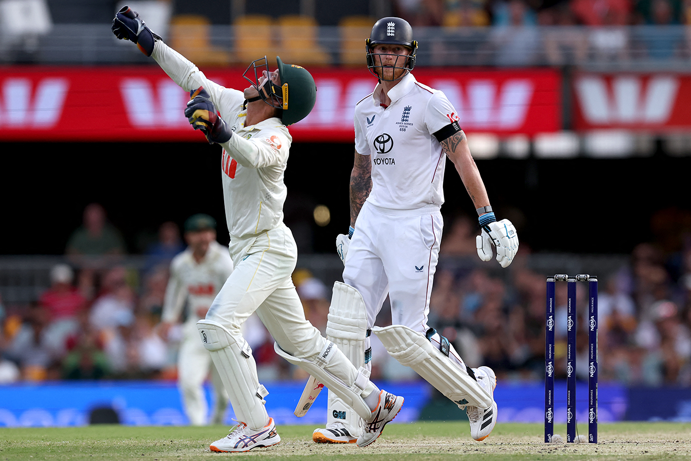 Carey lauded as 'best in the world' after wicketkeeping masterclass