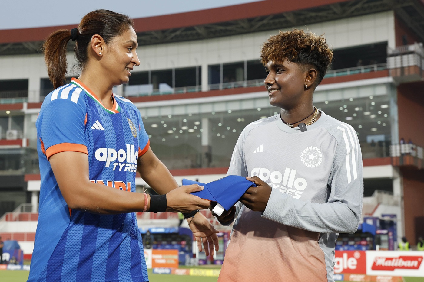 Sri Lanka bowl; Kamalini debuts as India rest Mandhana