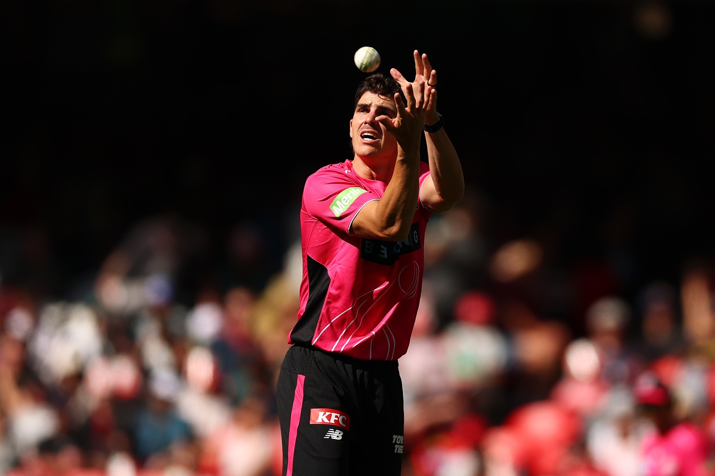 Abbott and Babar help Sixers preserve winning streak over Renegades