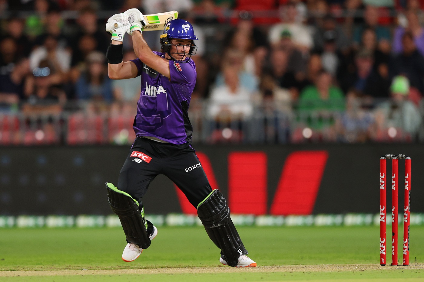 Ward 90 trumps Warner 130* as Hurricanes top table