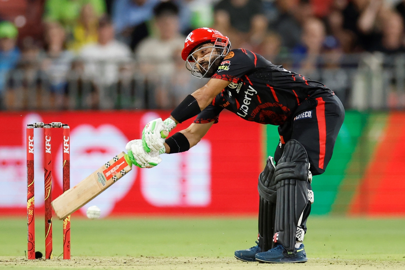 Green, Maddinson power Thunder to victory after Renegades retire Rizwan out