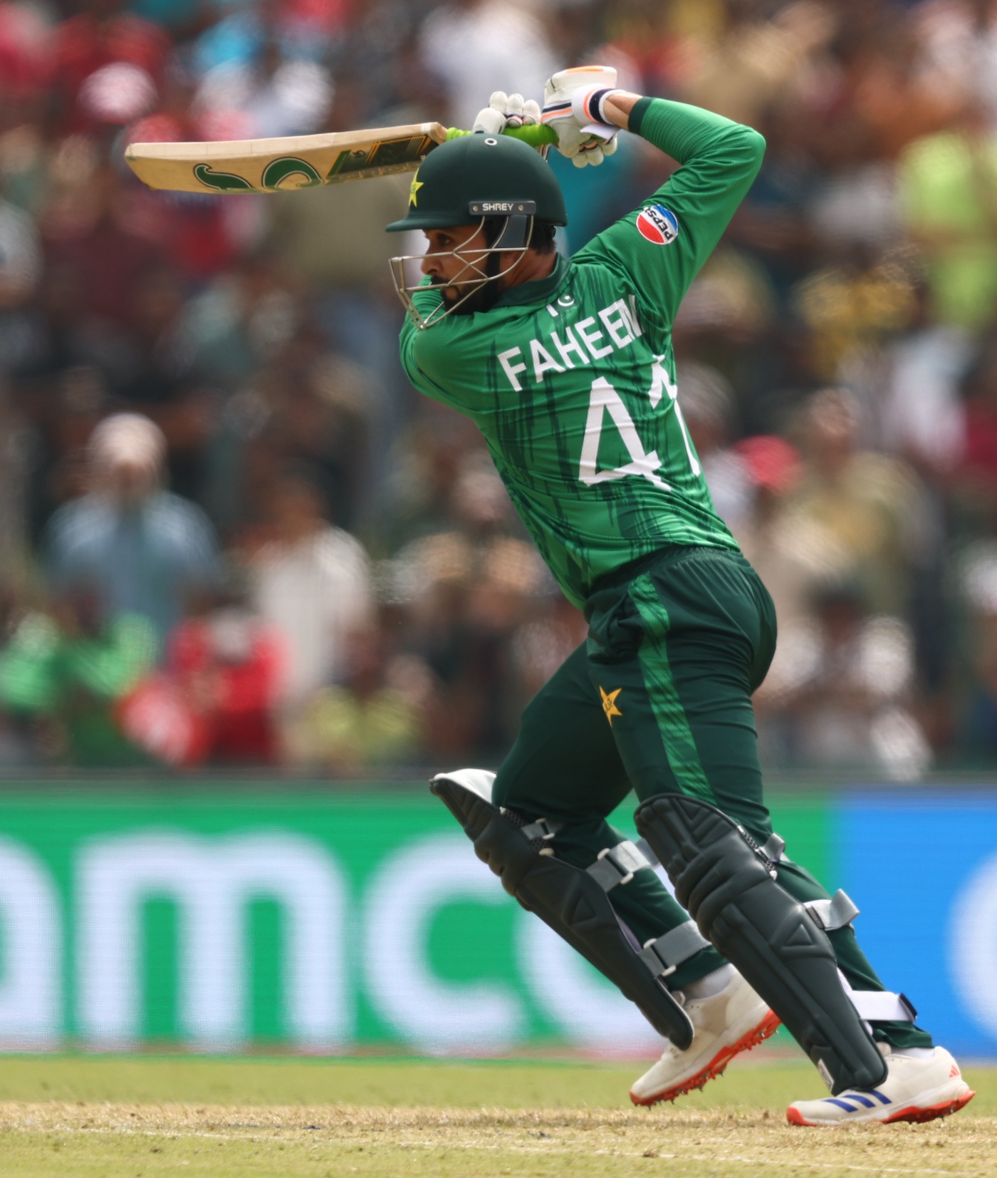 Faheem Ashraf drags unconvincing Pakistan over the line after big scare