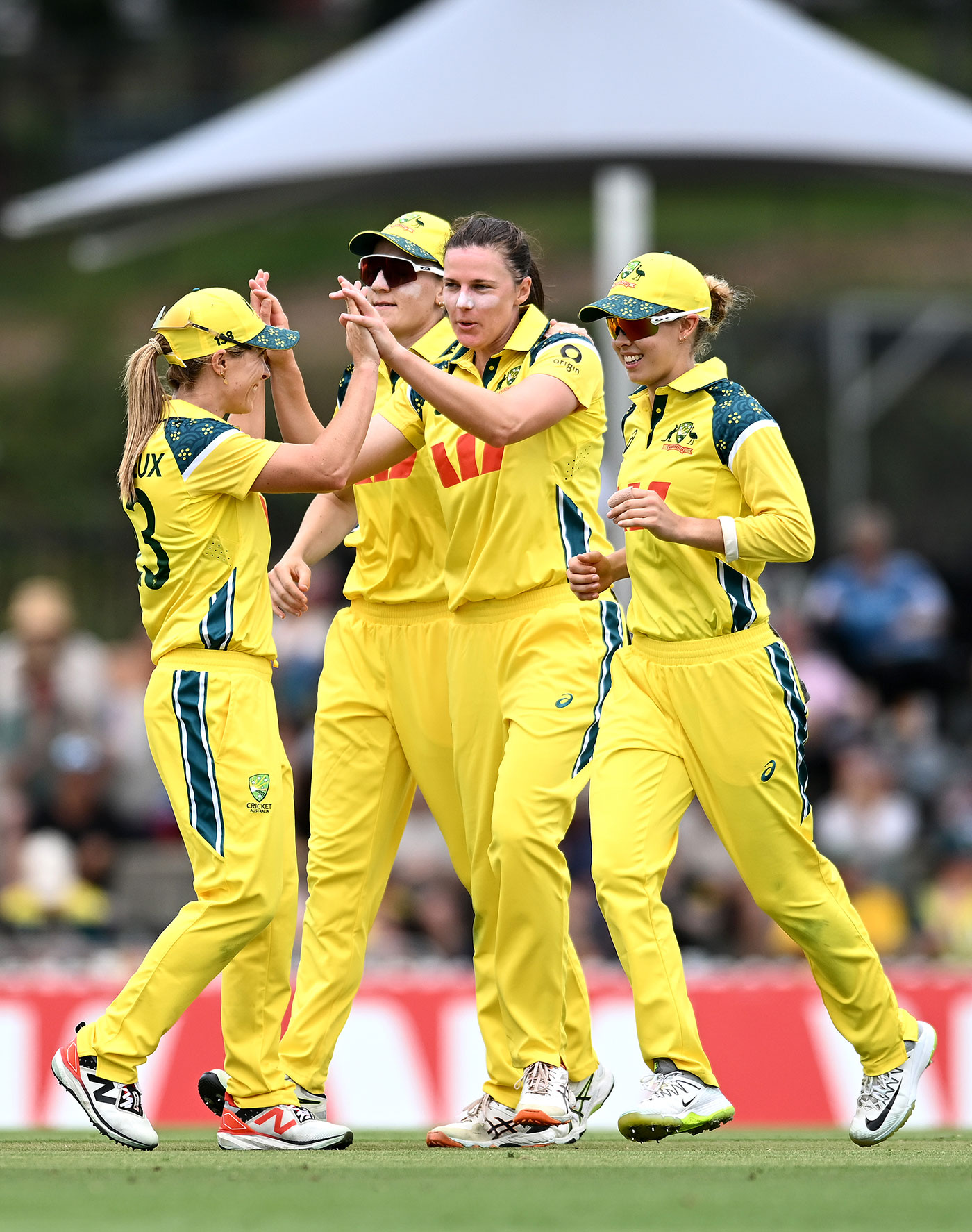 Mandhana, Harmanpreet hit fifties but India limited to 214