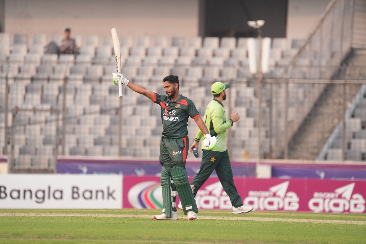 Tanzid ton gives Bangladesh fighting total on bouncy pitch