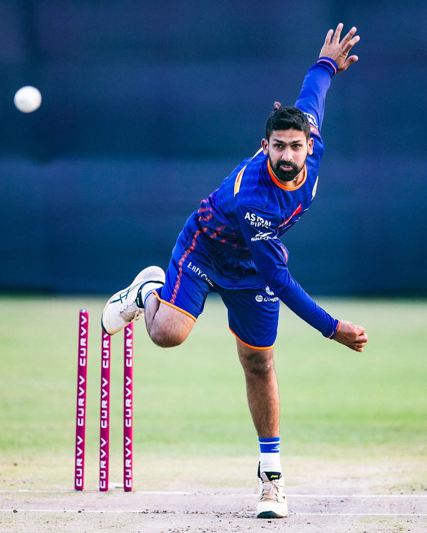 MI opt to bat; CSK hand a debut to Ghosh