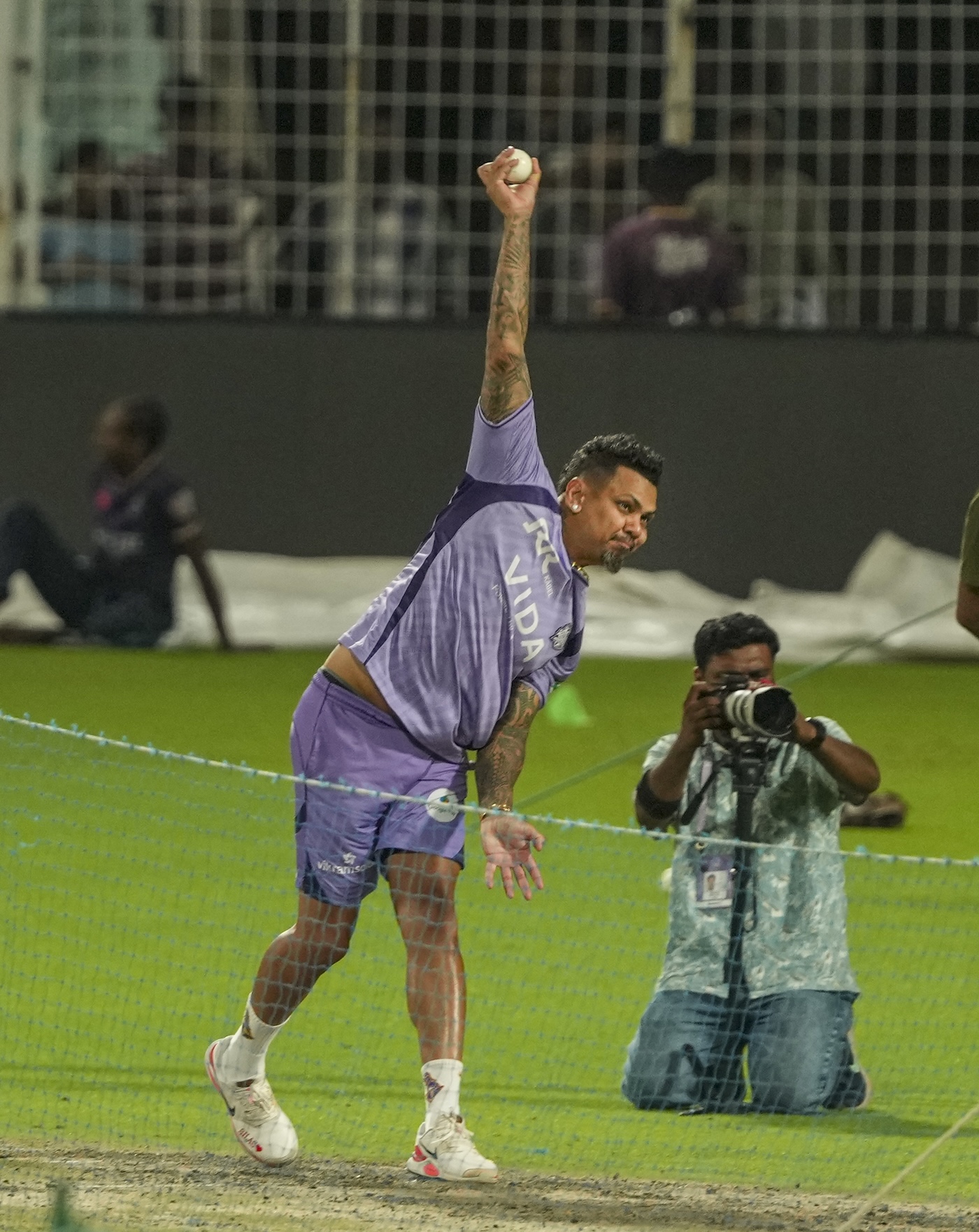 Unchanged LSG opt to bowl; Narine back for KKR