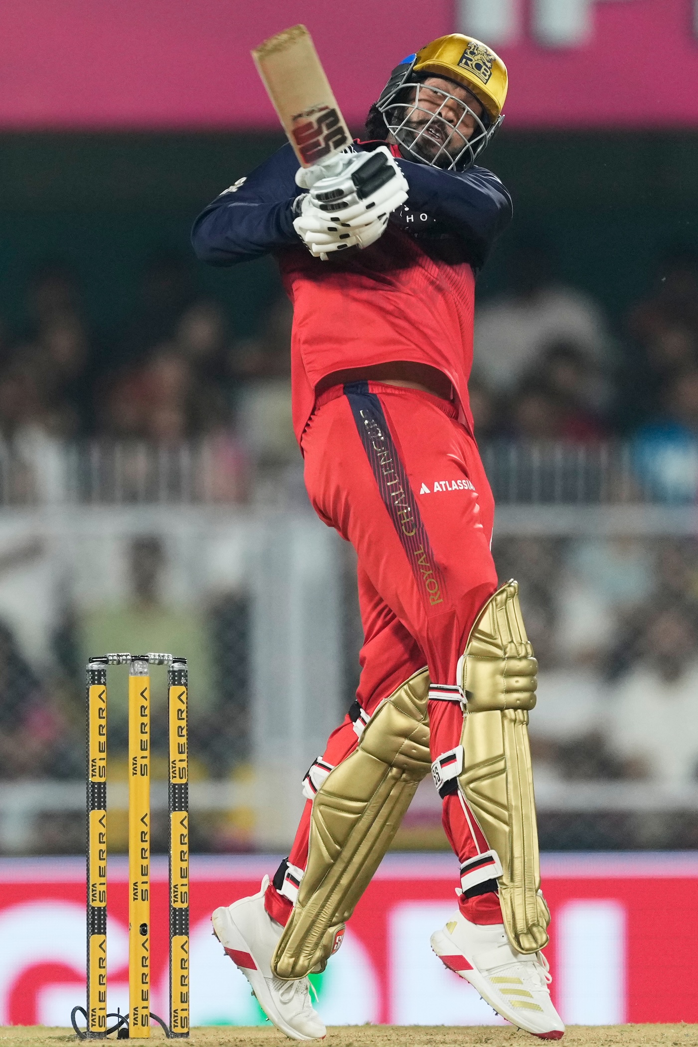 RCB bowl vs KKR, bring in Venkatesh Iyer and Jacob Duffy