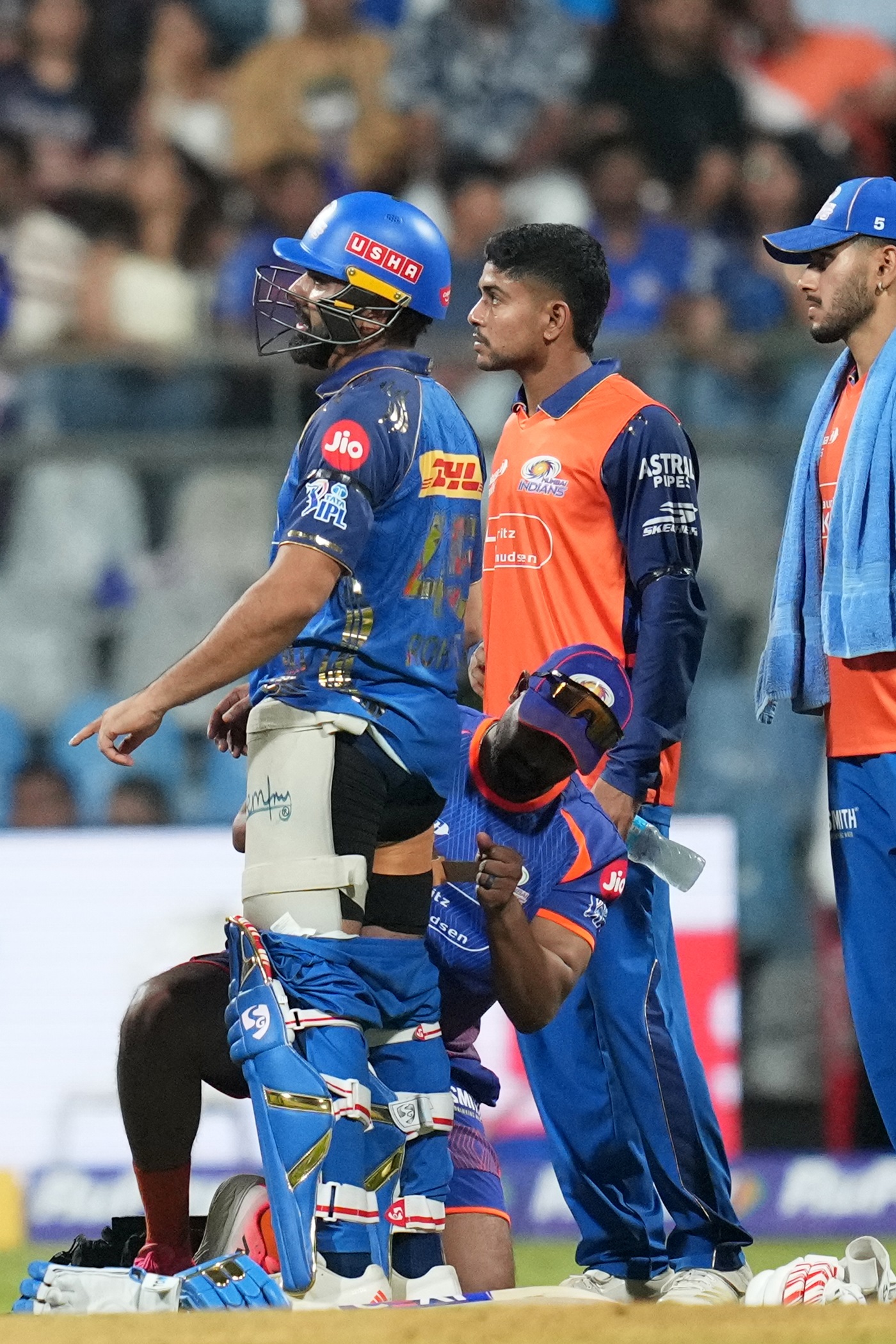 Rohit retires hurt, Kohli troubled by ankle during RCB's win over MI