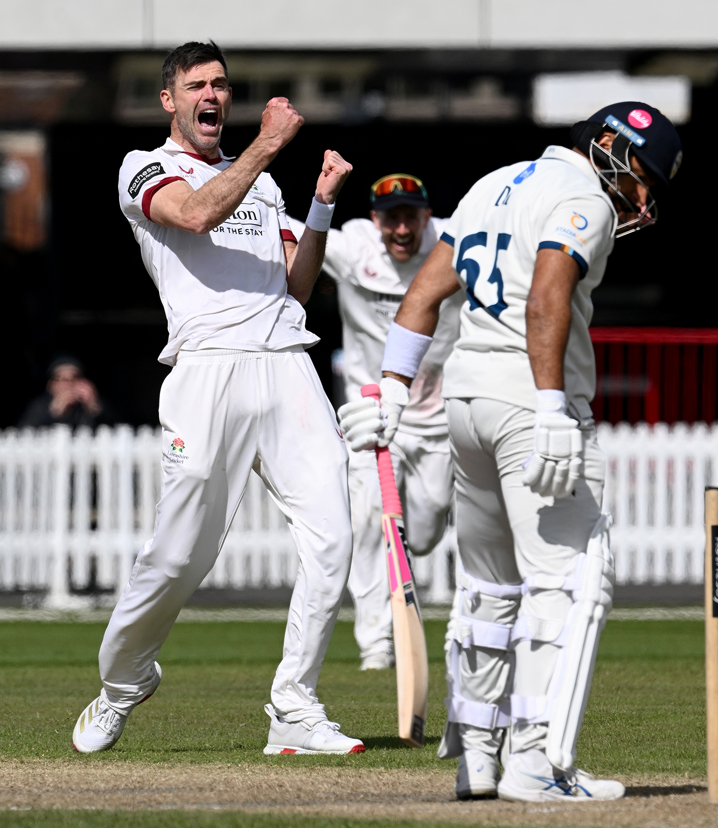 Anderson up-ends Derbyshire as Lancashire defend 138 in thriller