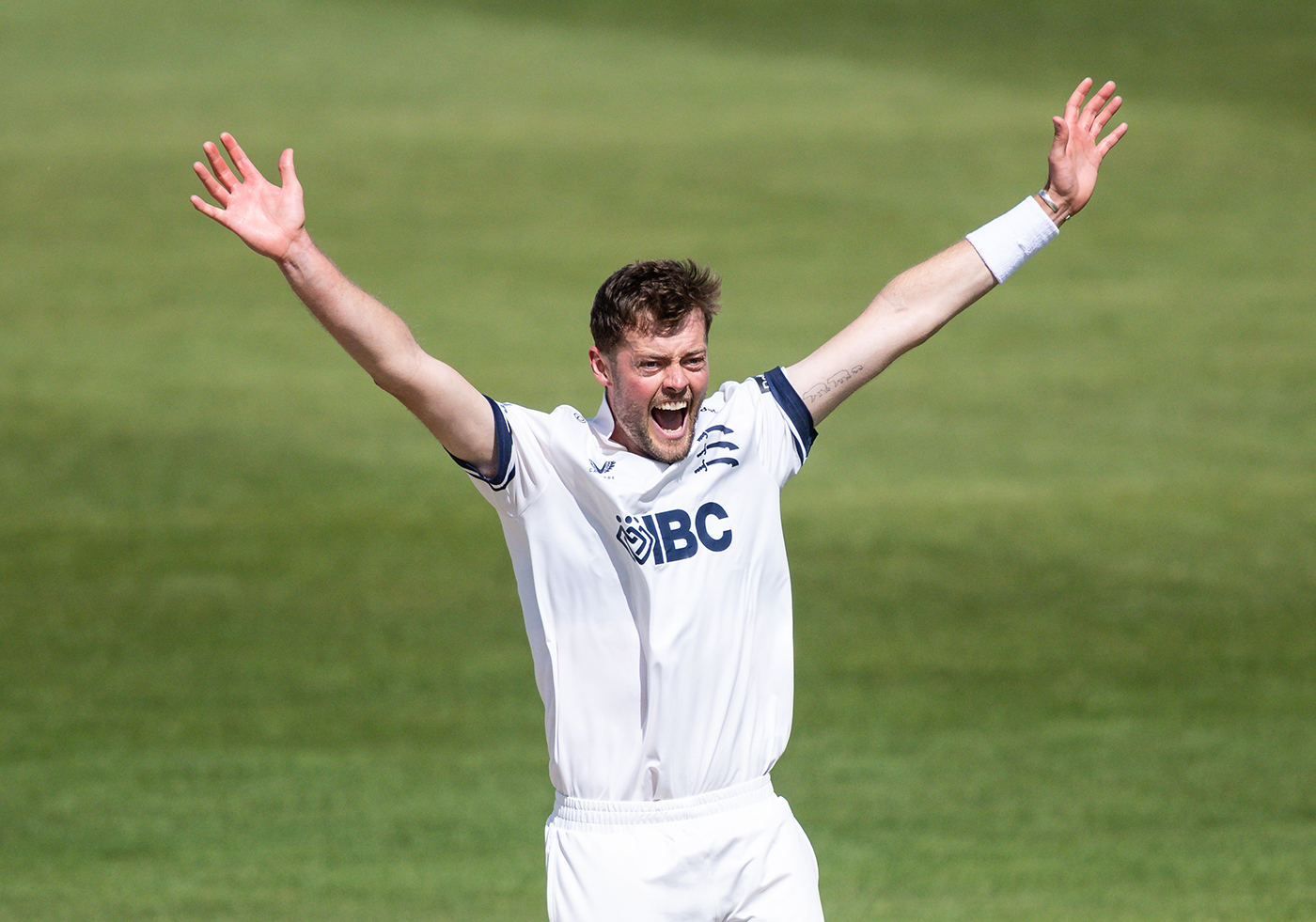 Helm to the fore as Middlesex condemn Lancashire to three-day defeat