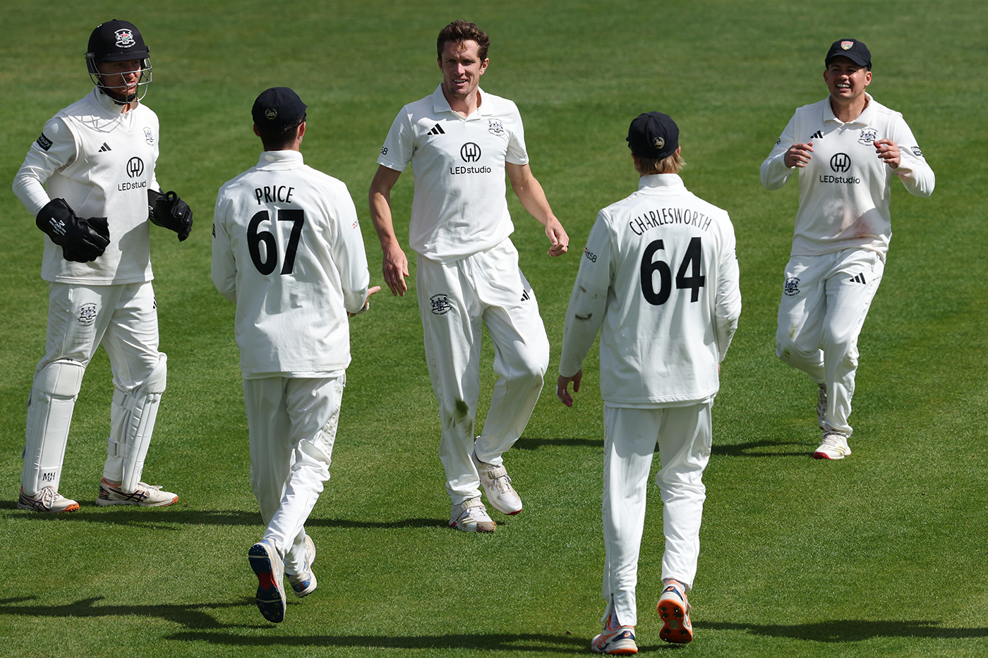 Will Williams, Henry Brookes turn the screw with the bat as Derbyshire toil