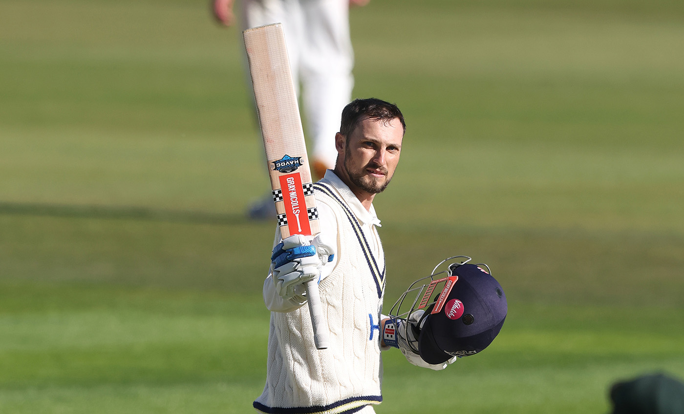 Barnard, Woakes lead Warwickshire fightback as Tongue claims five