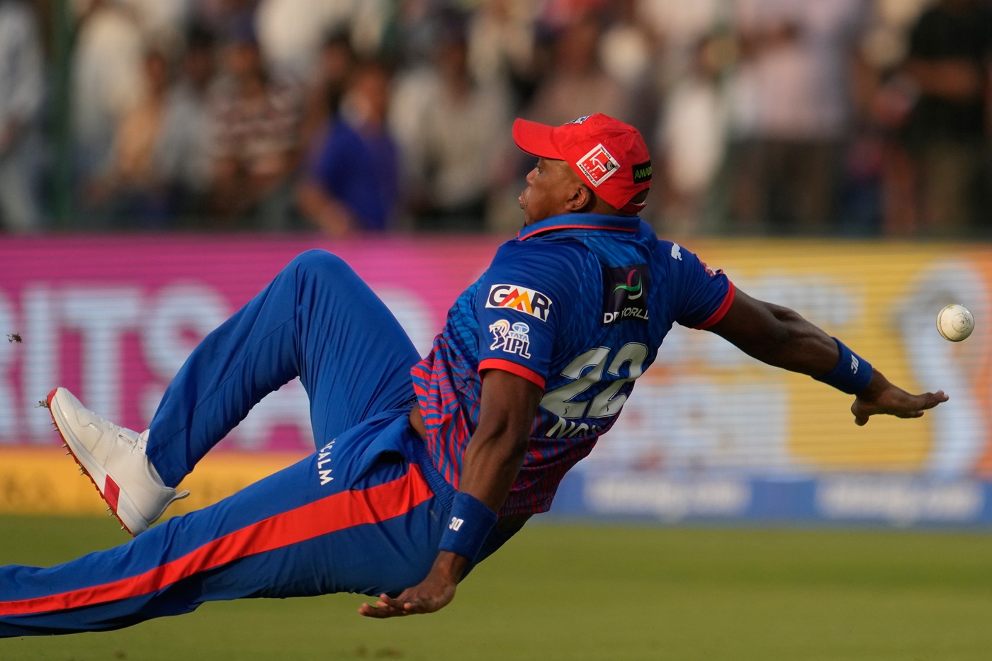 Lungi Ngidi taken off the field in ambulance after head injury against PBKS