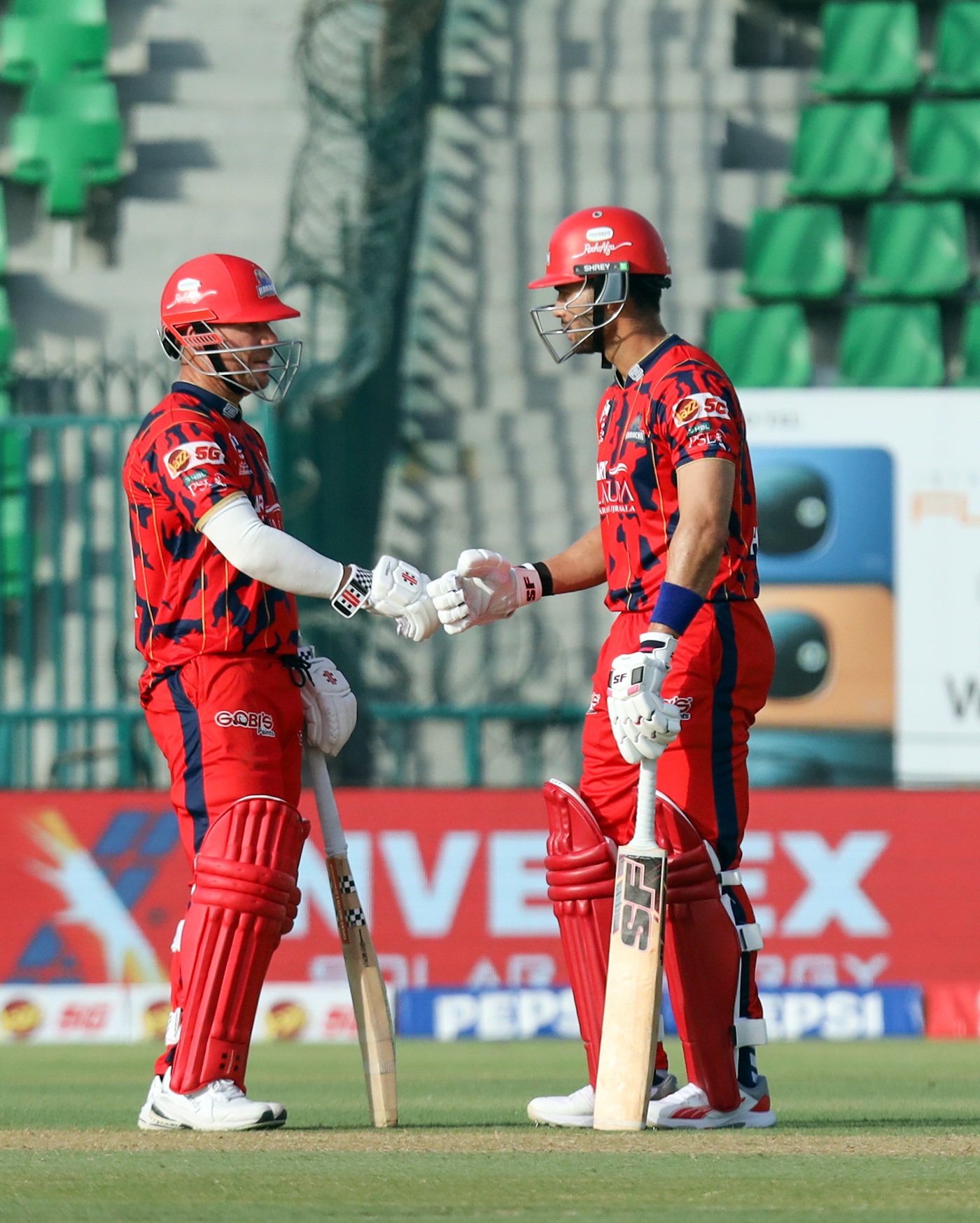 Warner, Hendricks keep Karachi Kings alive for now