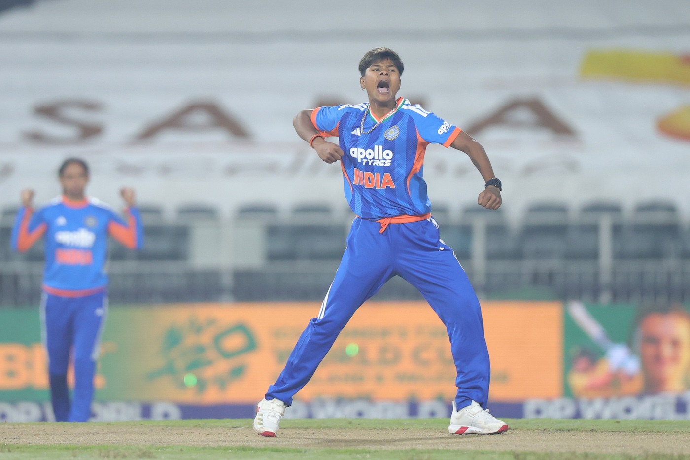 Deepti Sharma Five Wicket Haul Smashes South Africa