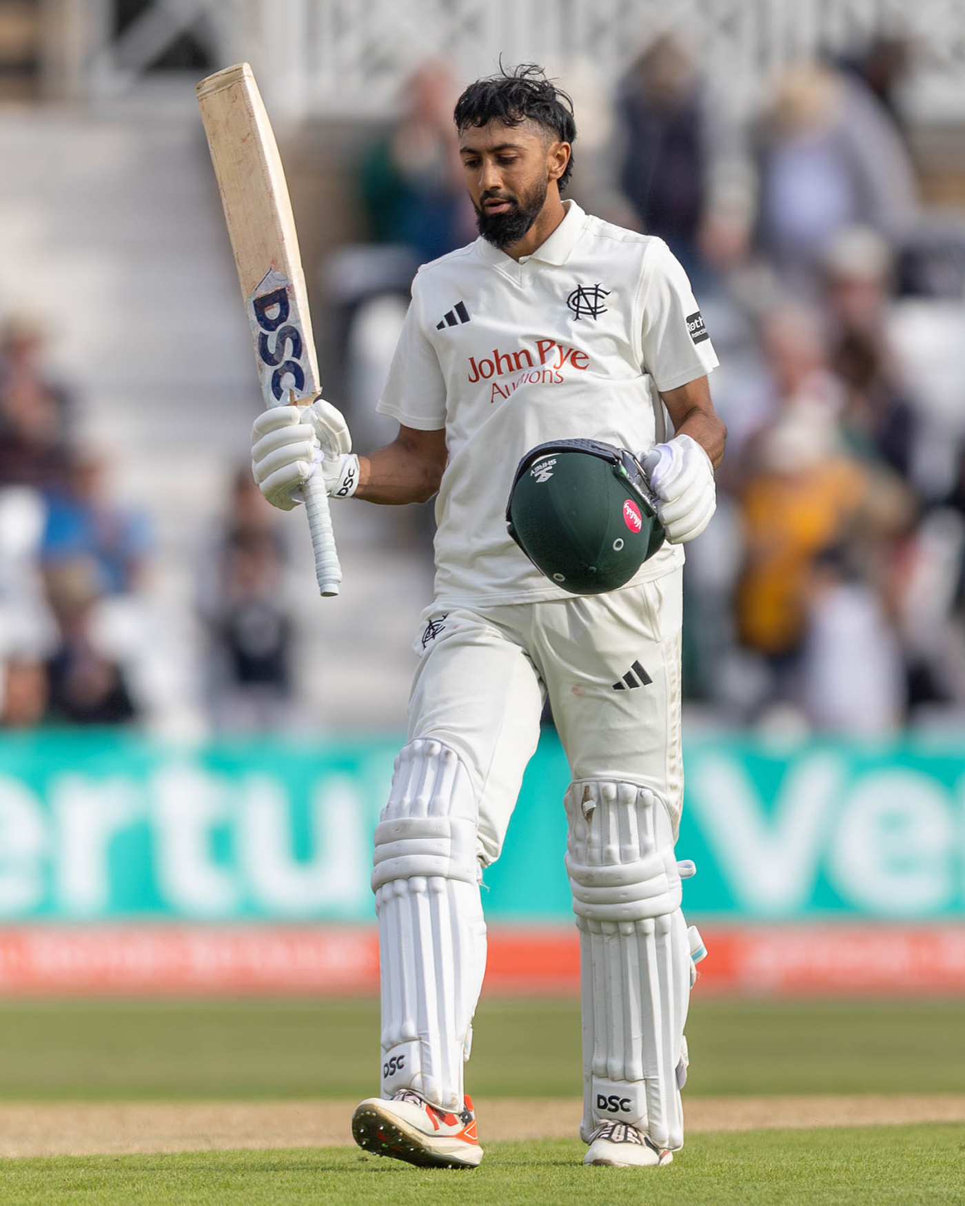 Hameed, Duckett dig deep to lift Nottinghamshire