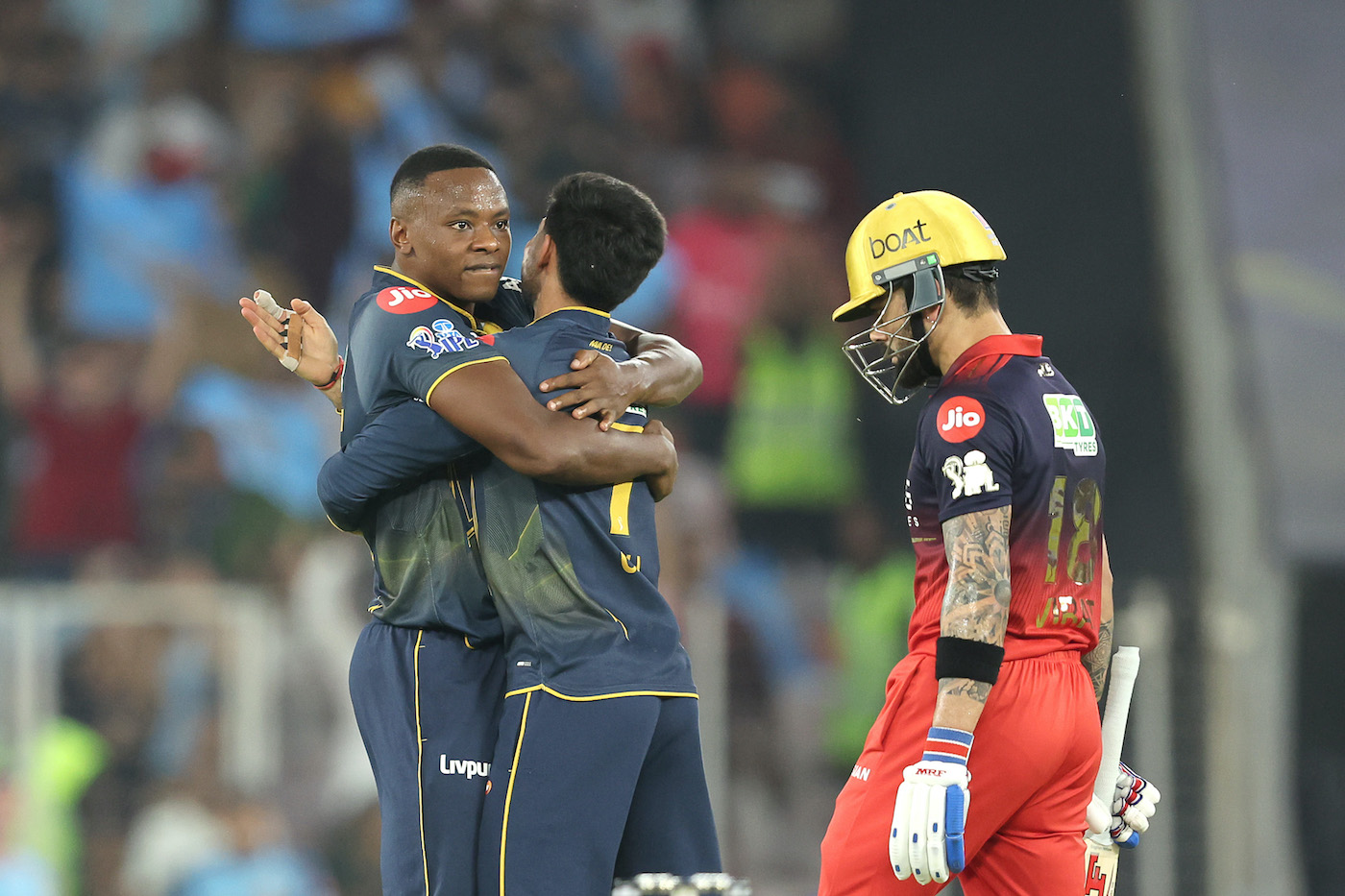 Holder is everywhere as GT thump RCB for NRR-boosting win