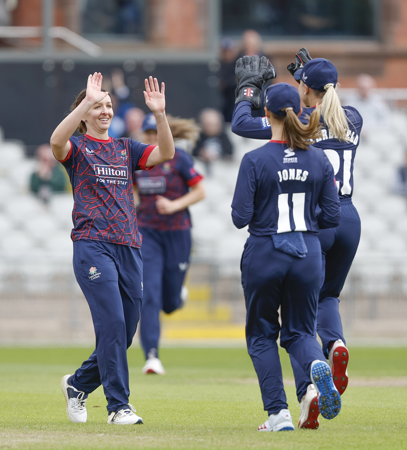 Kate Cross sets up Lancashire victory