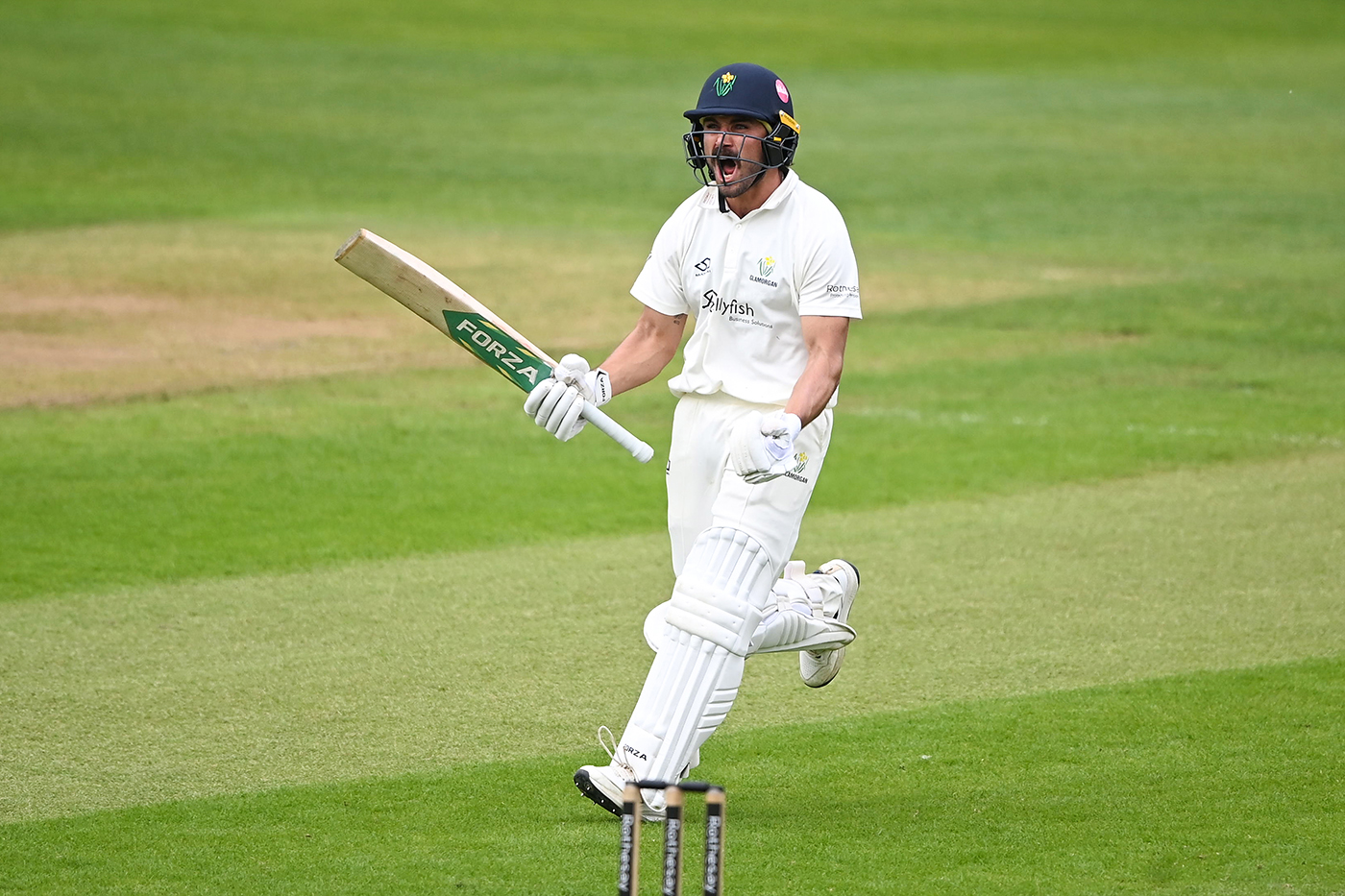 Kiran Carlson double-century puts Glamorgan in command