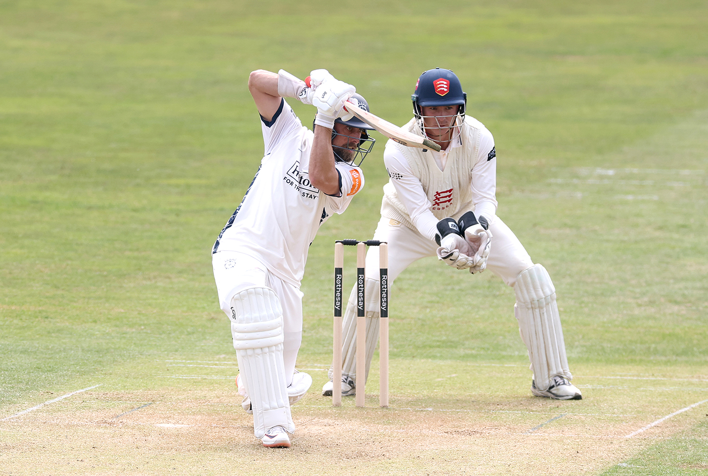 Lehmann, Brown resist as Cook, Mulder fire for Essex