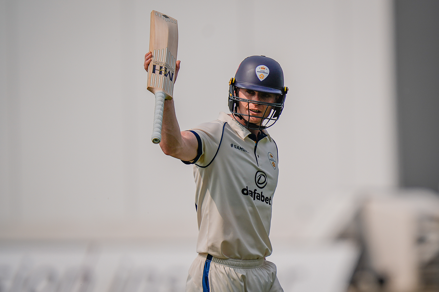 Brooke Guest century tightens Derbyshire's grip