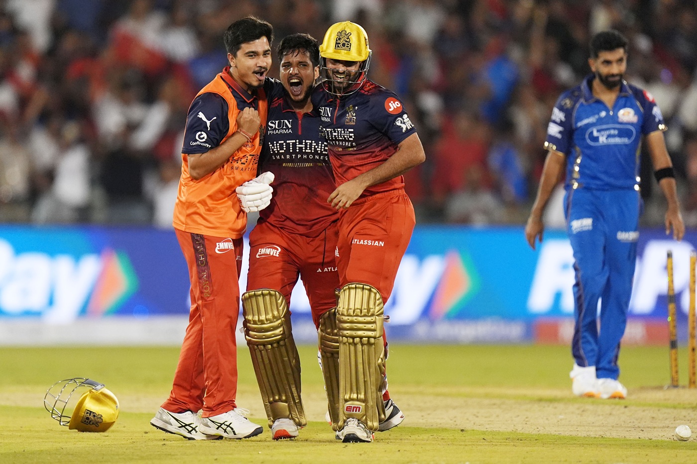 RCB eliminate MI and go top after tense finish