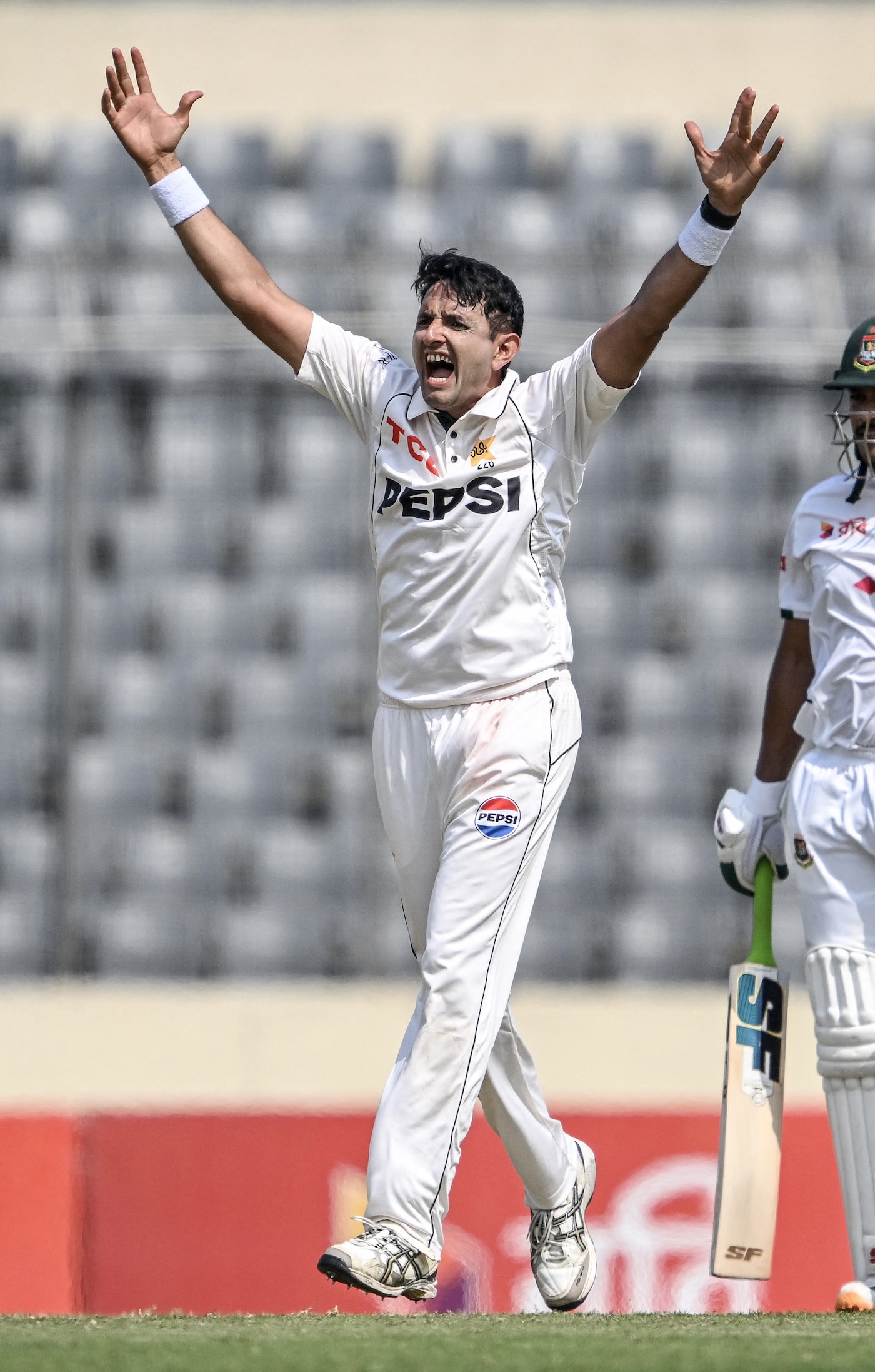 Ali, Abbas share six as Pakistan warm up for England Tests