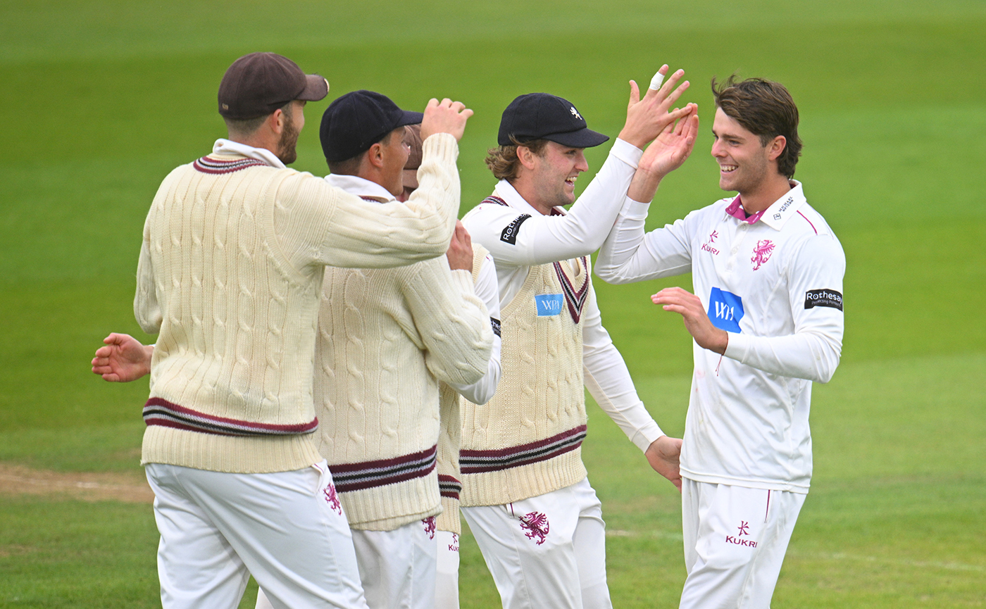 Sussex escapar como chuva frustra Somerset empurrar para a vitória