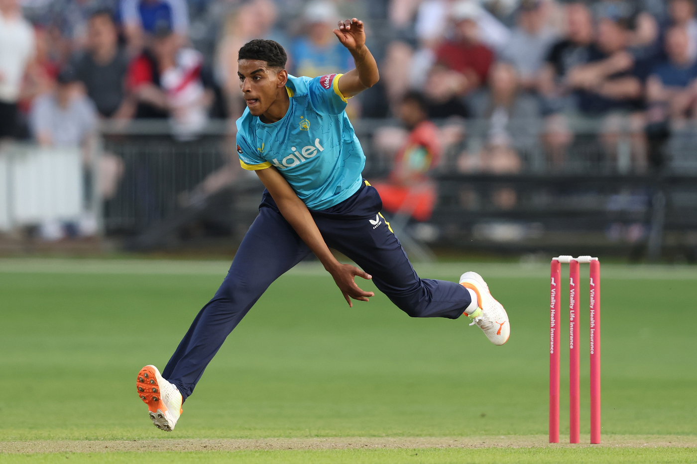 Jansen, de Lange make mincemeat of Warwickshire