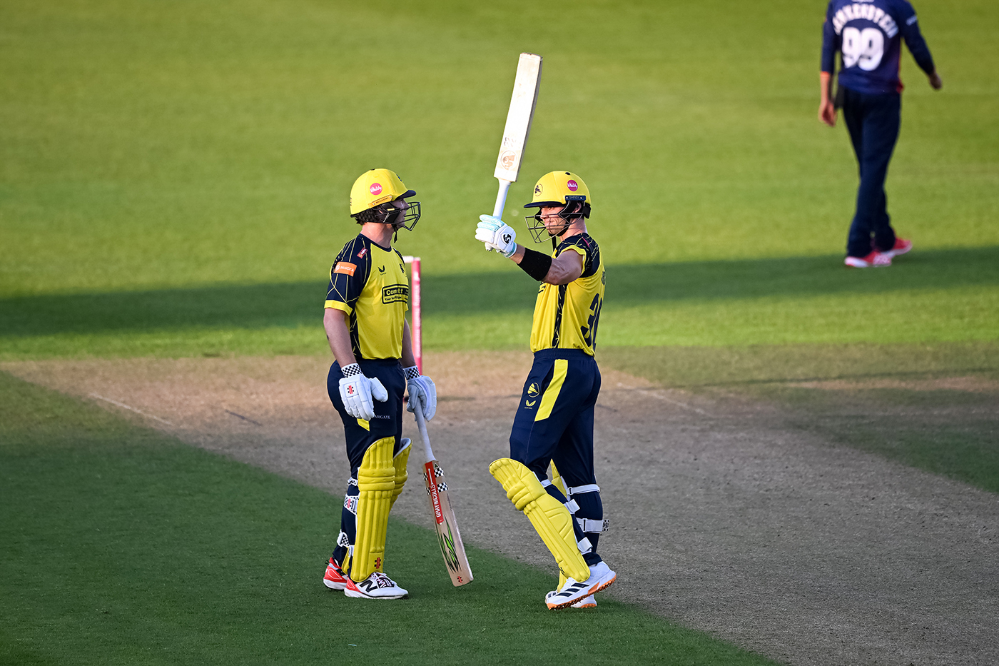 Stubbs fires on debut as Hampshire Hawks down Essex Eagles