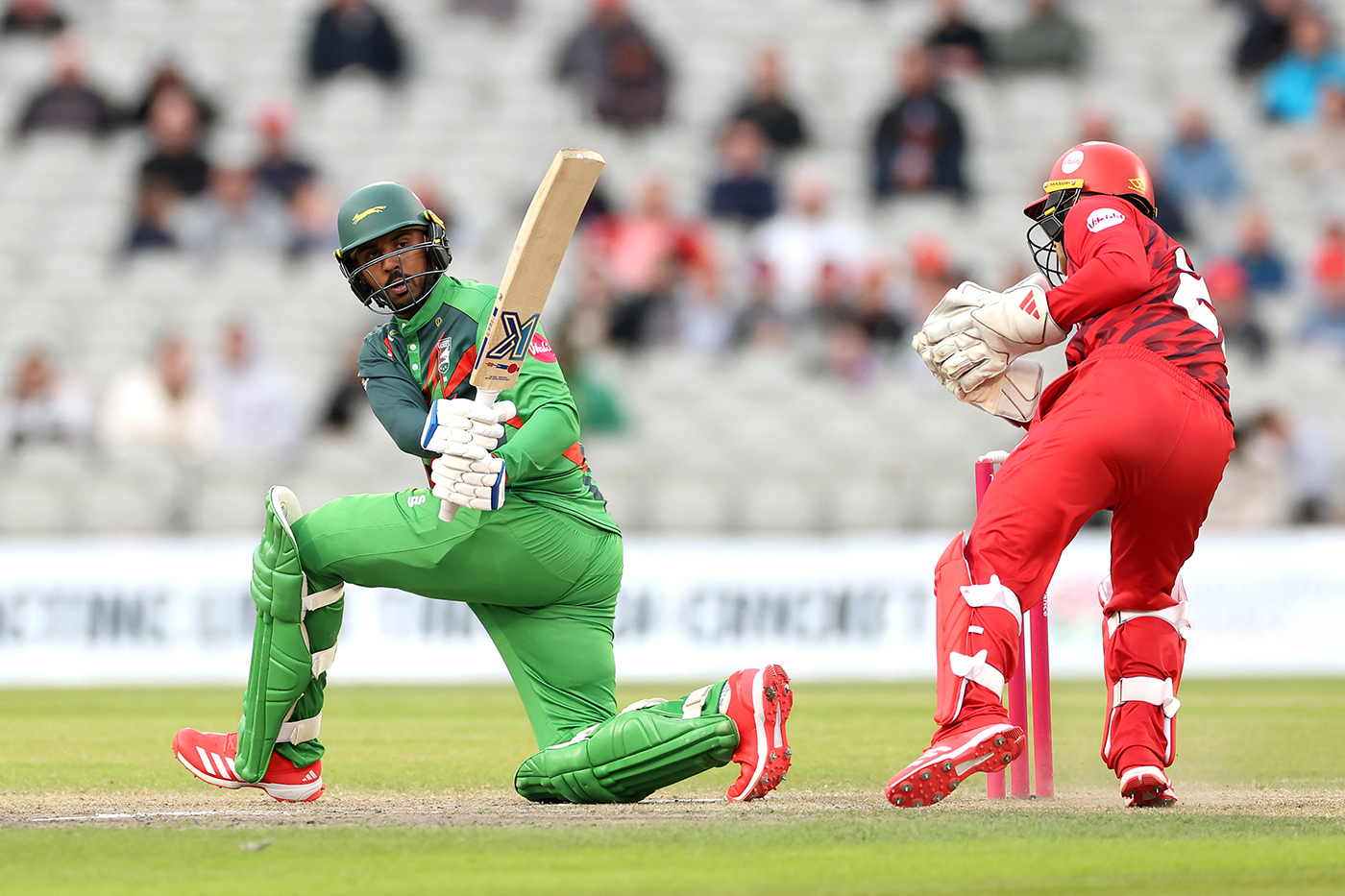 Leicestershire sneak home after Budinger injured in horror collision