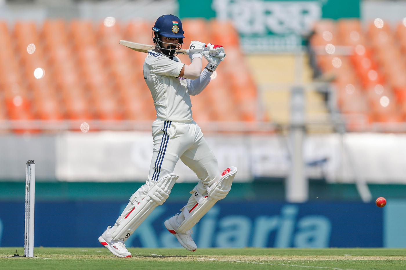 Rahul anchors India after early reprieve in morning session