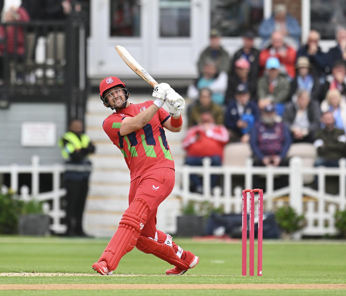 Glamorgan blast 41 off last 11 balls to upstage Livingstone fireworks