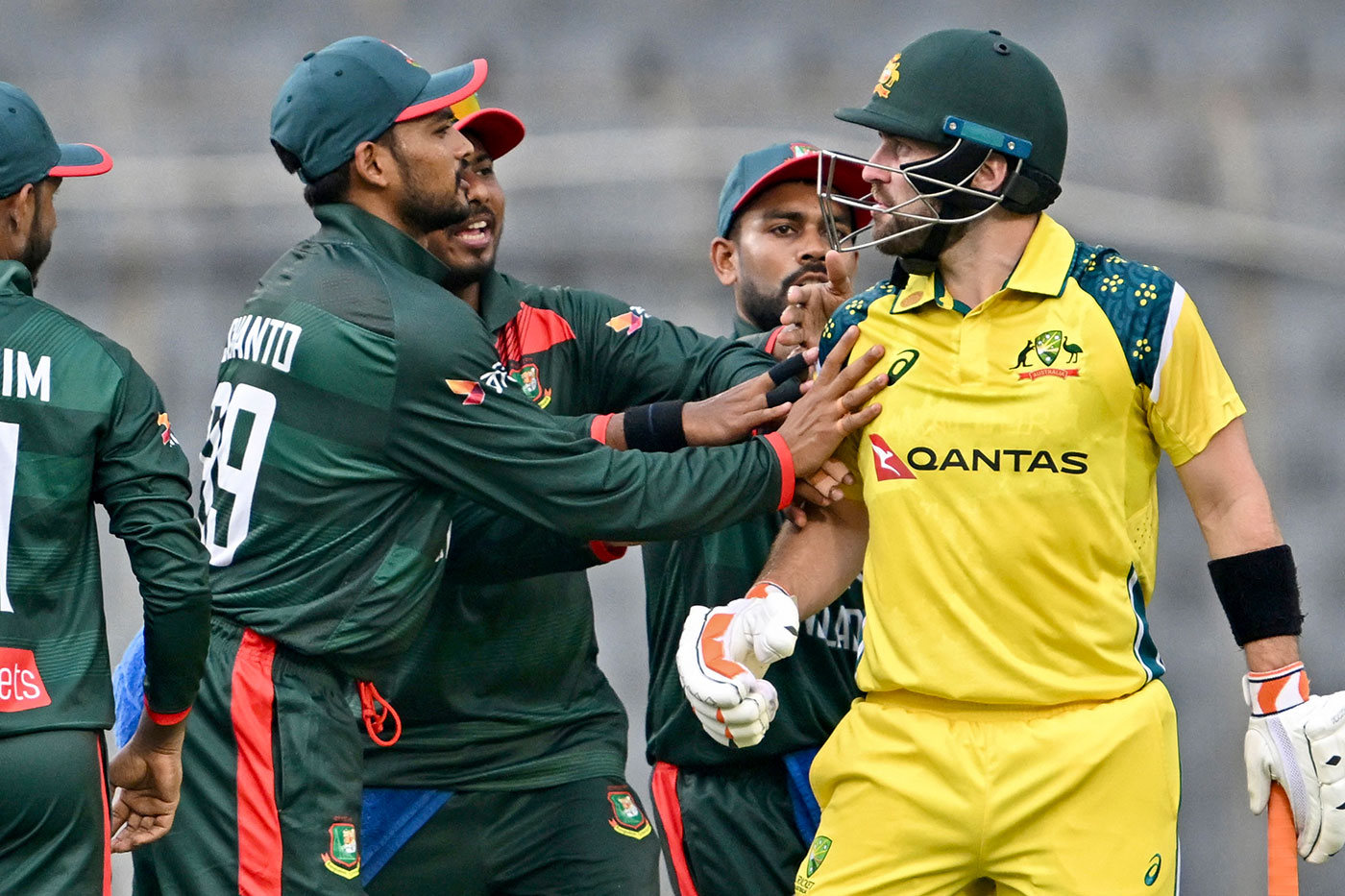 Australia seek response as Bangladesh close in on landmark series win