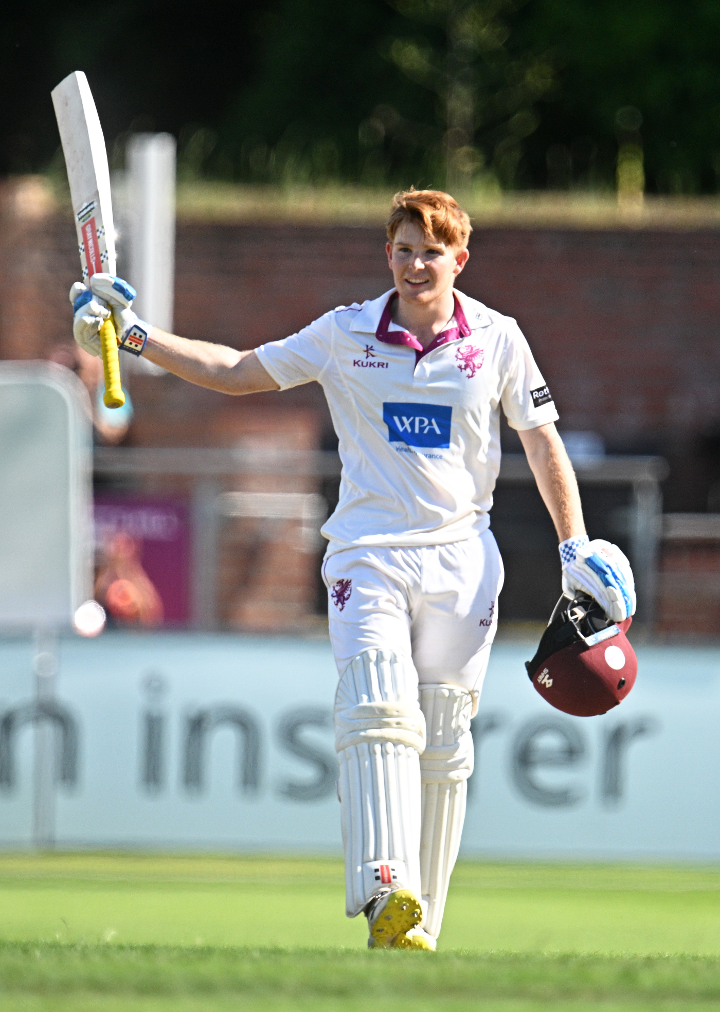 Thomas Rew sparkles again to loosen Warwickshire grip